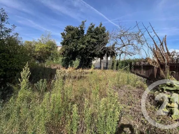 Terrain 300 m² 