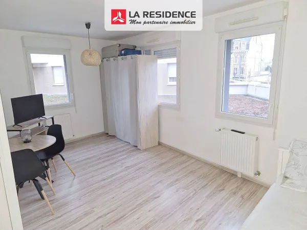 Studio 1 pièce 30 m² 
