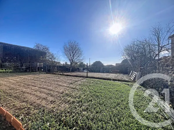 Terrain 830 m² 