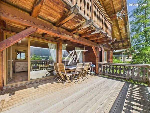 Maison 6 pièces 259 m² 
