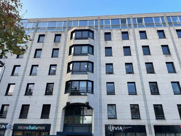 Bureaux 180 m² 