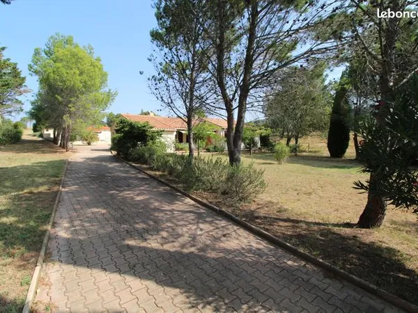 Maison 8 pièces 233 m² 