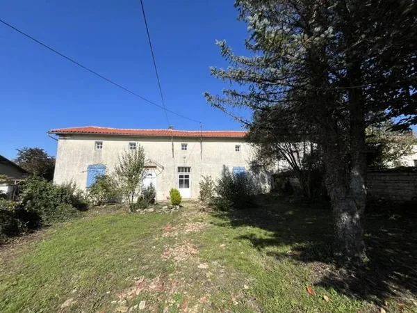 Maison de bourg de 6 pièces principales 