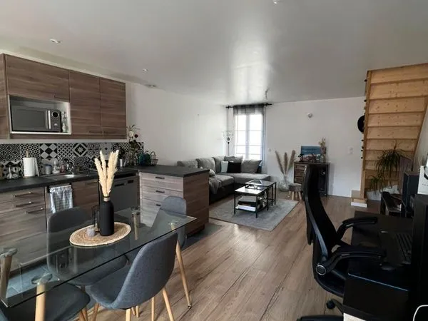 Appartement duplex f3 68 M2 refait a neuf 
