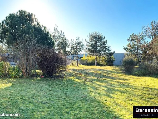 Terrain 559 m² AGON COUTAINVILLE 
