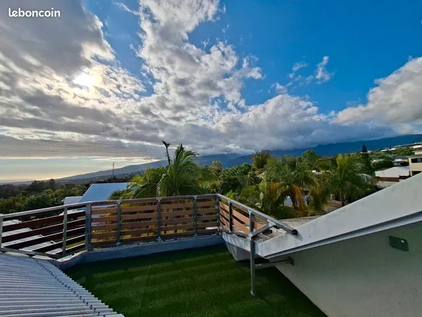 Grand loft T3 avec terrasse 70 m², vue mer et montagne - La Ravine des Cabris 