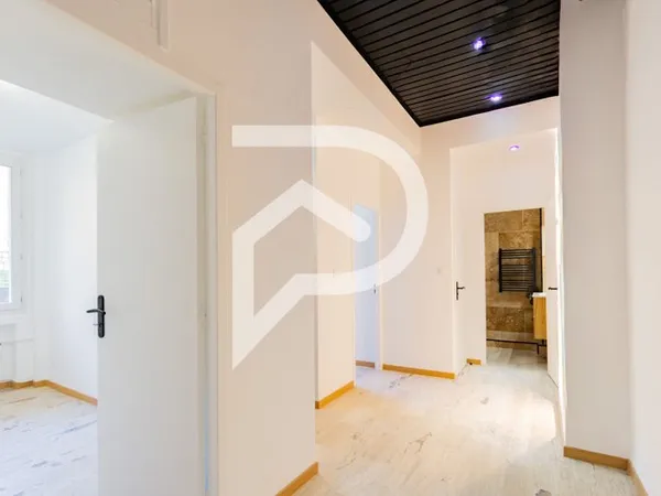 Appartement type 2 de 36M2 REFAIT A NEUF - MARSEILLE 13004