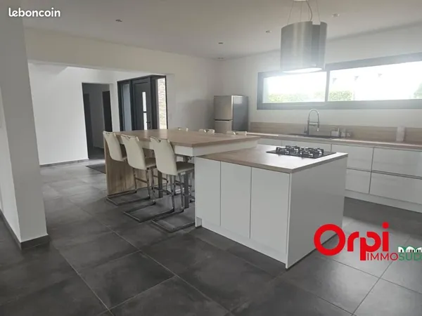 Maison 6 pièces 264 m² 