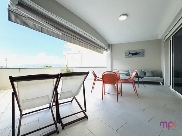 LES TROIS ILETS T3 DE STANDING AVEC VUE MER ET ACCES PLAGE 