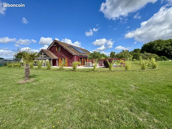 Propriété 8 pièces 198 m² 
