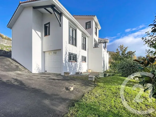 Maison 5 pièces 272 m² 