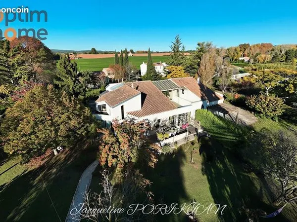 Maison 8 pièces 214 m² 