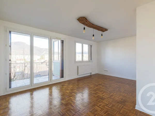 Appartement 4 pièces 82 m² 