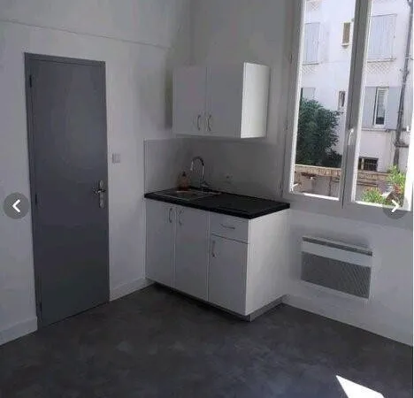 Studio 1 pièce 24 m² 