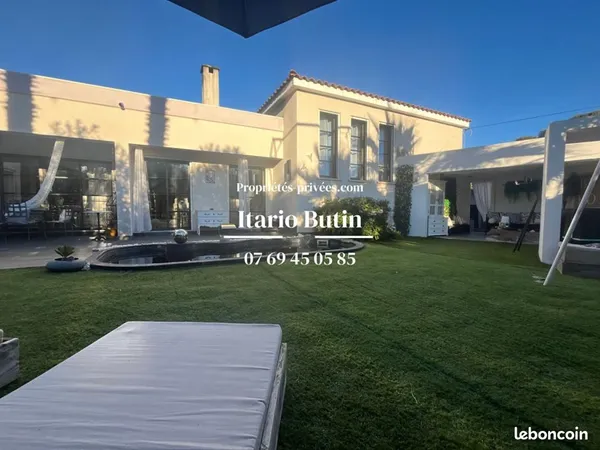 Villa 10 pièces 230 m² 