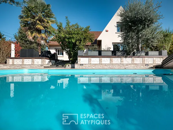 Maison familiale rénovée au coeur de la ville avec piscine 