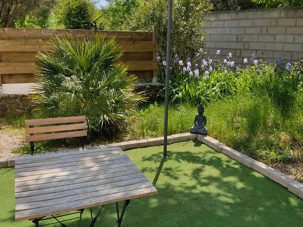 Appartement indépendant avec terrasse et jardin type f2 