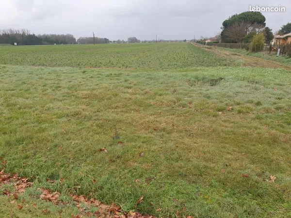 Terrain 1 580 m² Cenac 