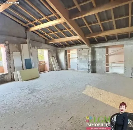 Loft 2 pièces 75 m² 