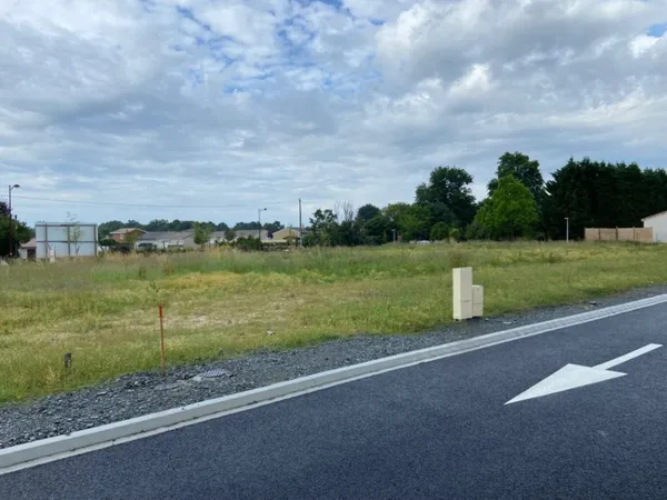 Terrain 600 m² 
