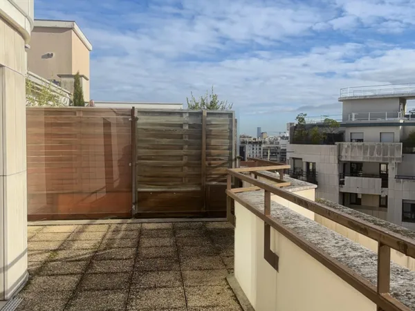 DUPLEX 4 /5 PIECES ACCES 2 TERRASSES 