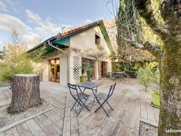 Maison 6 pièces 163 m² 