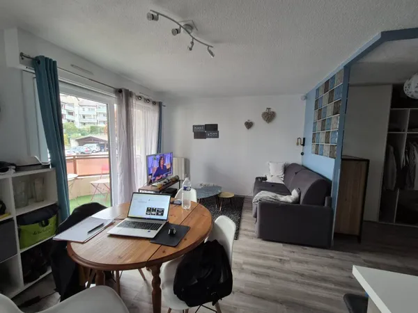 Studio 1 pièce 27 m² 