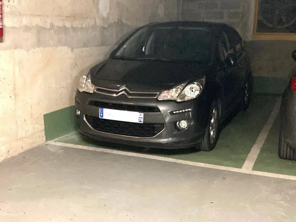 Parking 12 m² 
