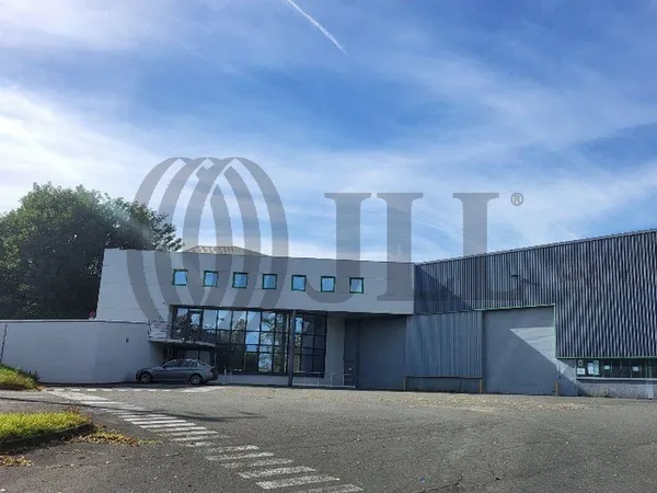 Local d'activité 7900 m² 