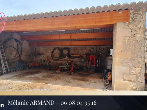 Local 1 pièce 85 m² 