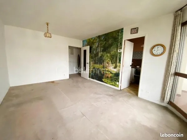 Studio 1 pièce 32 m² 