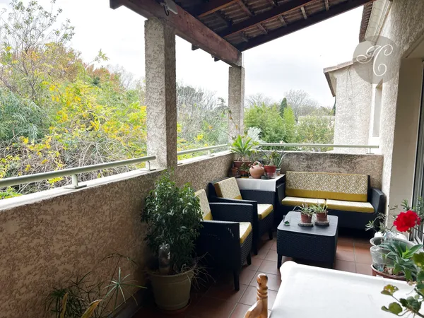 Extra muros, appartement T3 avec belle terrasse ensoleillée 