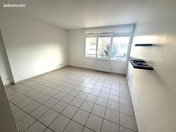 Studio 1 pièce 27 m² 