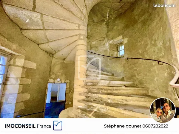 Maison 23 pièces 495 m² 