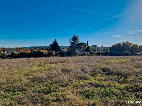 Terrain 617 m² 