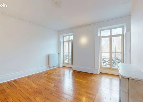 Appartement 6 pièces 141 m² 