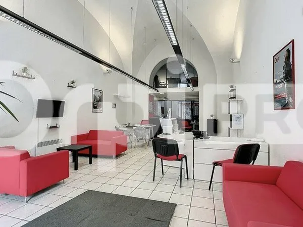 Bureau 172 m² 
