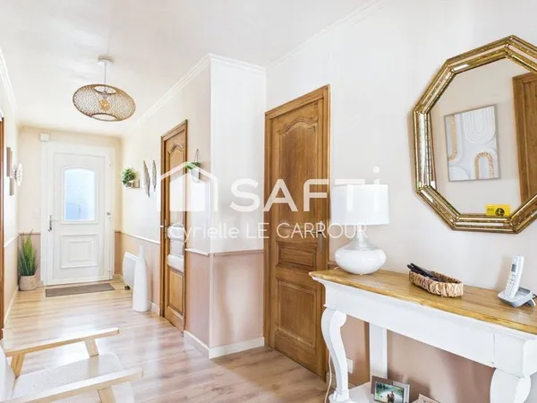 Plain-pied 3 chambres avec piscine, garage et calme 