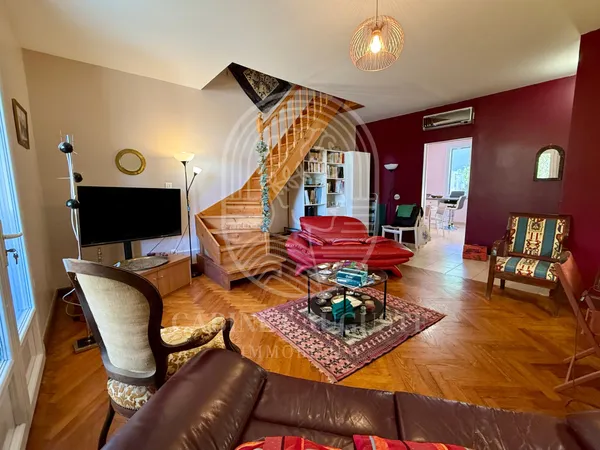 Charmant T3 en duplex avec terrasse & garage - Nîmes centre 