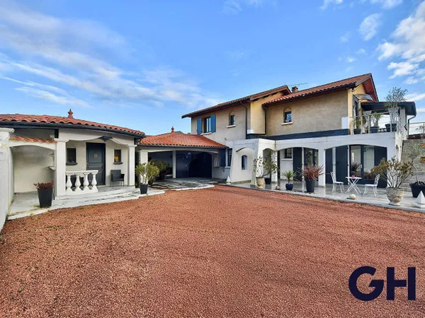 Maison 12 pièces 226 m² 