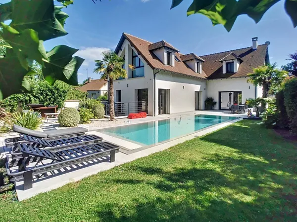 Maison 7 pièces 318 m² 