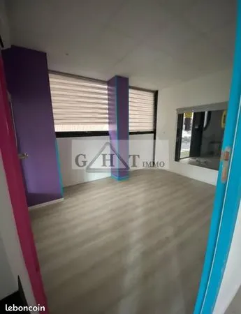 Bureau 120 m² 