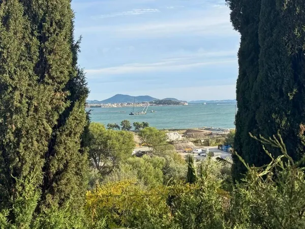 Villa 7 pièces 300 m² 