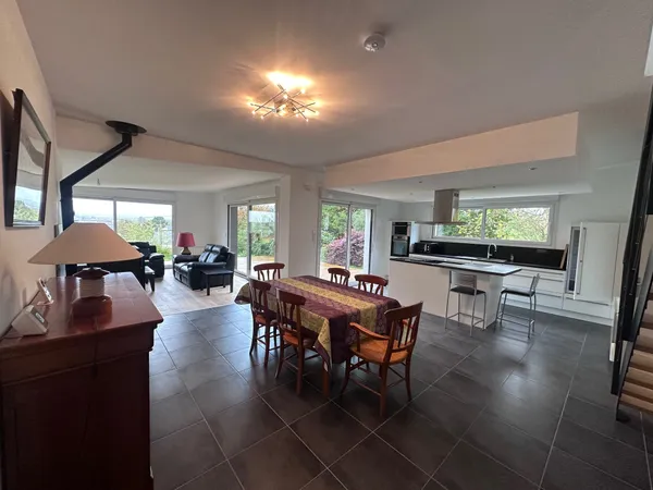 A louer maison meublée, 4 pièces, à PAIMPOL. 
