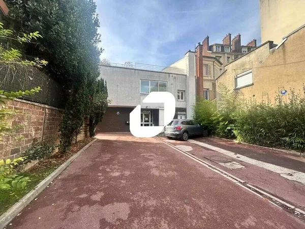 Bureaux 130 m² 