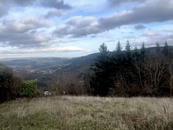 Terrain constructible 1850 m² 