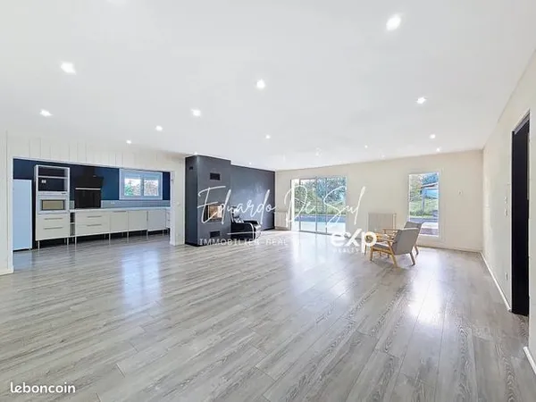 Maison 6 pièces 161 m² 
