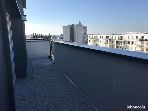 Studio avec terrasse et parking 