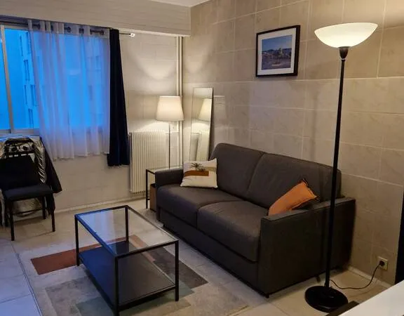 Studio 1 pièce 25 m² 