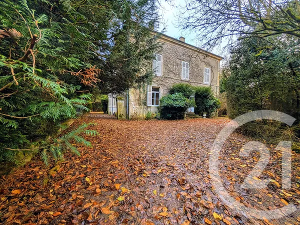 Maison 8 pièces 270 m² 